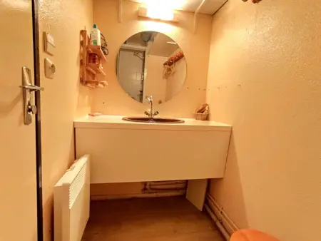 Studio cabine 6 personnes avec balcon et kitchenette équipée à Piau-Engaly - Photo 9