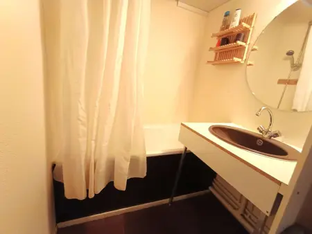 Studio cabine 6 personnes avec balcon et kitchenette équipée à Piau-Engaly - Photo 11