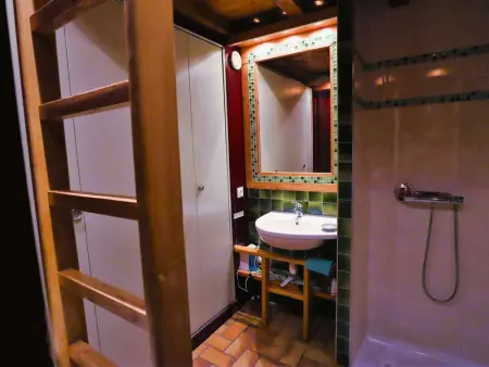 Chalet architecte 6 pers. au Planay, calme, spacieux, jardin avec rivière, proche ski bus gratuit - Photo 7