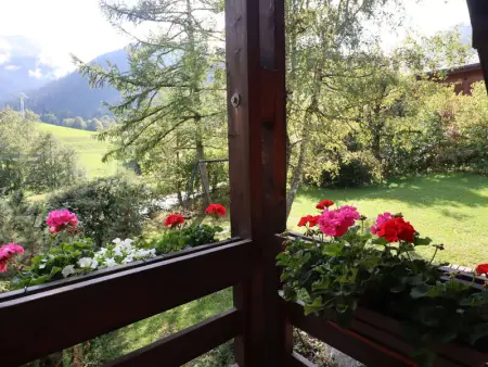 Chalet architecte 6 pers. au Planay, calme, spacieux, jardin avec rivière, proche ski bus gratuit - Photo 9