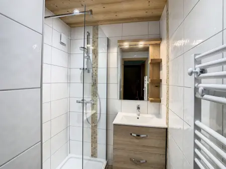 Charmant 2P à Combloux avec terrasse, parking et casier à ski - Photo 5