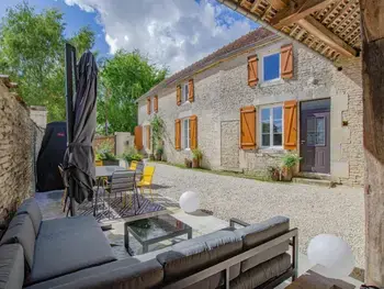 Casa rural en Spoy,Charmante Longère Rénovée au Cœur du Vignoble avec Terrasse, Climatisation et Terrain de Pétanque FR-1-543-253 N°854908