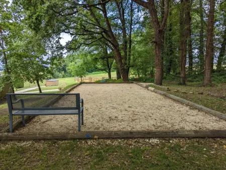 Maison spacieuse en pleine nature avec piscine, équipements de loisirs et randonnées à proximité - Photo 10