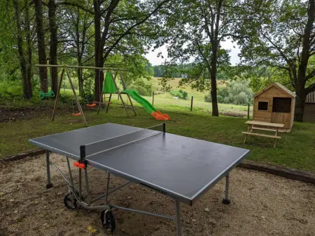 Maison spacieuse en pleine nature avec piscine, équipements de loisirs et randonnées à proximité - Photo 11