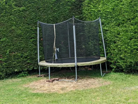 Maison spacieuse en pleine nature avec piscine, équipements de loisirs et randonnées à proximité - Photo 14
