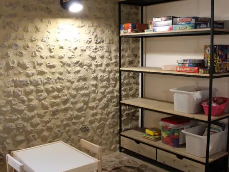 Maison spacieuse en pleine nature avec piscine, équipements de loisirs et randonnées à proximité - Photo 21