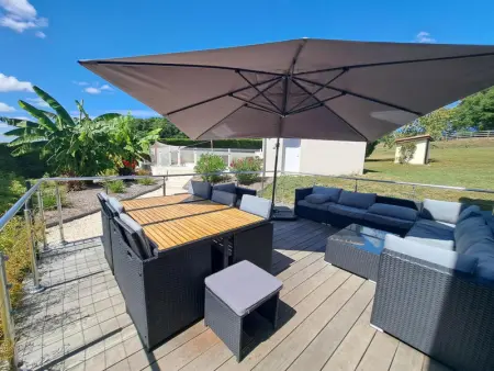 Maison spacieuse en pleine nature avec piscine, équipements de loisirs et randonnées à proximité - Photo 29