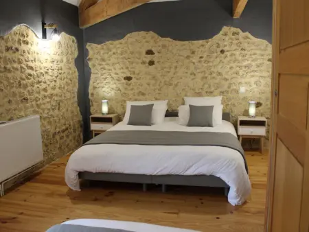 Maison spacieuse en pleine nature avec piscine, équipements de loisirs et randonnées à proximité - Photo 34