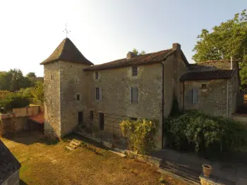 Casa rural en Beaulieu sur Sonnette,Prieuré restauré avec jardin, charme ancien et commodités modernes, près de l’église à Beaulieu FR-1-653-145 N°855062