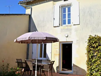 Gite à Salles Lavalette,Gîte Charentais avec Terrasse, Jardin et Randonnées - Idéal Familles et Animaux Acceptés FR-1-653-177 N°855090