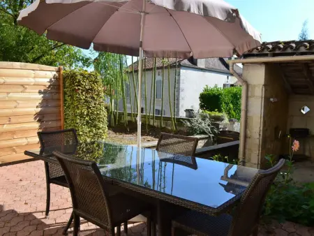 Gîte communal charme ancien, animaux bienvenus, Gite 4 personnes à Salles Lavalette - Photo 3