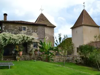 Casa rural en Beaulieu sur Sonnette,Prieuré du XVème restauré, jardin clos de 2000 m², piscine, cheminée, WiFi fibre, proche église FR-1-653-219 N°855128