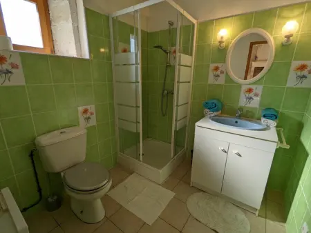 Gîte familial avec piscine, jardin clos, équipements bébé, animaux acceptés, Chadurie - Photo 13