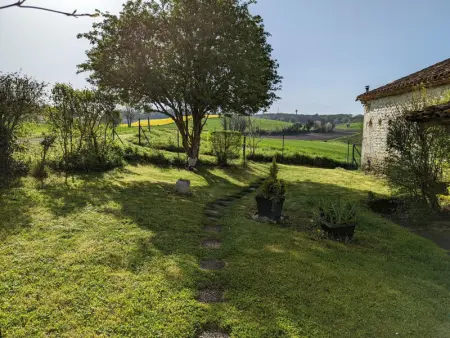 Gîte familial avec piscine, jardin clos, équipements bébé, animaux acceptés, Chadurie - Photo 21
