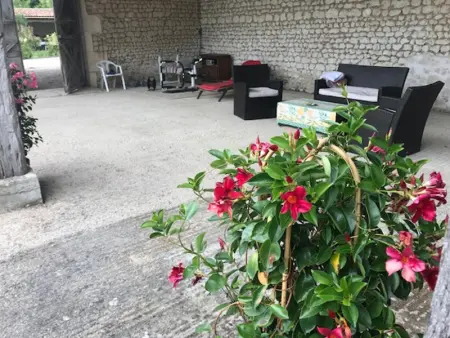 Gîte familial avec piscine, jardin clos, équipements bébé, animaux acceptés, Chadurie - Photo 26