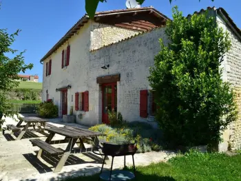 Gite à Lignières Ambleville Lignières Sonneville,Ancien Moulin Rénové avec Piscine et Jardin, Idéal Familles, Vignobles du Cognac FR-1-653-88 N°855185