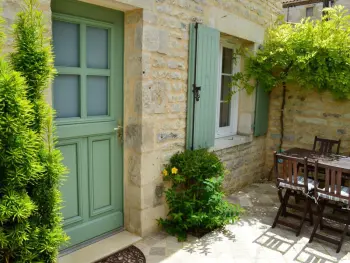 Agriturismo a Coulonges,Charmante maison en pierre avec cour privée, équipements bébé, vélos, proche de la Charente FR-1-653-91 N°855188