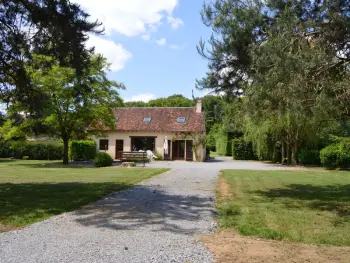 Gite à Mouhers,Gîte avec piscine, sports et nature près de George Sand, Mouhers FR-1-591-64 N°855278