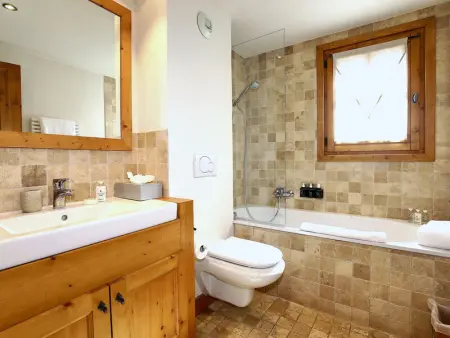 Chalet d'exception avec sauna et jacuzzi, accès direct aux pistes - Photo 12