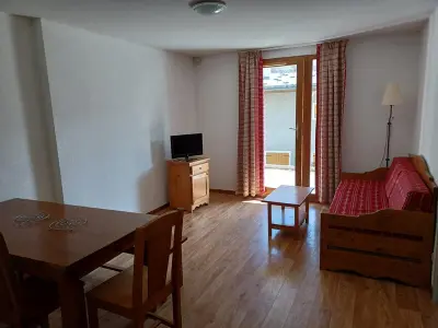 Appartement à Albiez Montrond, Appartement spacieux à 300m des pistes et commerces avec balcon, parking - N°900057