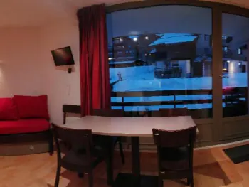 Appartement à La Plagne Montalbert , Appartement rénové proche des pistes et commerces avec balcon sud, parking gratuit et casier à skis - N°966904