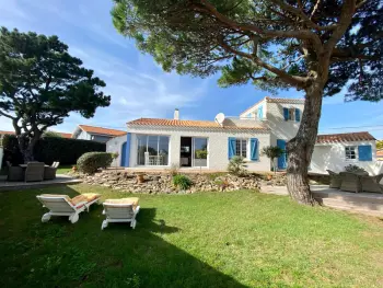 Gîte in Les Moutiers en Retz,Maison rénovée avec terrasse et jardin clos à 30m de la mer, parking, wifi FR-1-306-1228 N°855366