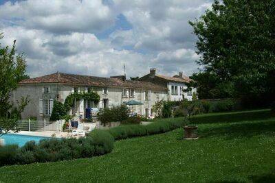 Location Charente Maritime, Maison à Saint Sauvant, The Ribonnet House - N°855388