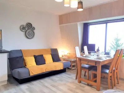 Appartement à Saint Lary Soulan, Chalet cosy 4 pers à 800m des pistes - TV, kitchenette équipée, navette gratuite vacances. - L900087