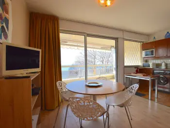 Apartment in Évian les Bains,Studio spacieux au cœur d'Évian-les-Bains, balcon, proche centre FR-1-498-58 N°900089