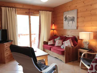 Appartement à Les Carroz d'Arâches, Appartement 3 pièces cosy, balcon, face au spa, proche ski et commerces - L900125