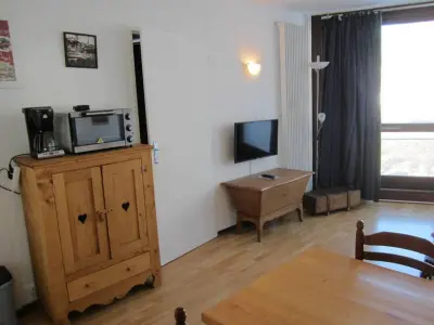 Appartement à Villard de Lans, Appartement 6 pers au pied des pistes – Balcon, cuisine équipée, parking gratuit - L900167