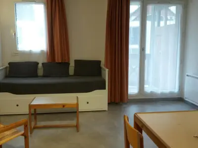 Appartement à Villard de Lans, Studio rénové au centre de Villard-de-Lans avec coin montagne - 4 pers., balcon, WiFi, proche commerces. - L900202