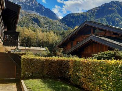 Location Appartement à Chamonix Mont Blanc,Joli petit appartement avec belle terrasse. Vue sur toute la chaine du Mt Blanc FR-1-517-65 N°900262