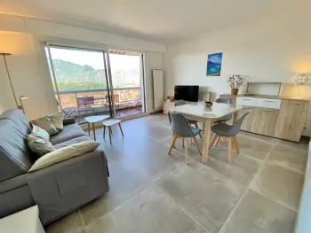 Appartement à Aix les Bains,T2 Bis moderne au dernier étage avec parking à Aix-les-Bains FR-1-555-69 N°900302