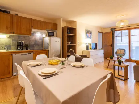 Appartement centre-ville Saint-Lary-Soulan avec piscine, sauna et parking - Photo 2