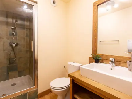 Appartement centre-ville Saint-Lary-Soulan avec piscine, sauna et parking - Photo 9