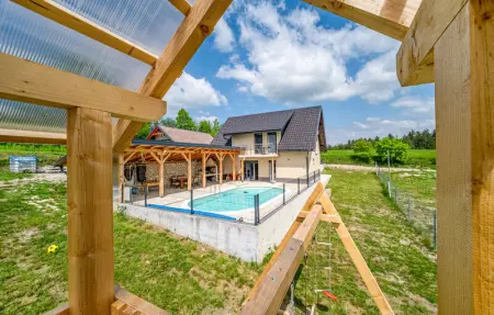 Location Maison 8 personnes à Plaski - Photo 1