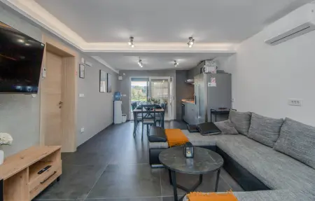 Location Maison 8 personnes à Plaski - Photo 3