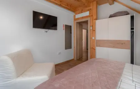 Location Maison 8 personnes à Plaski - Photo 34