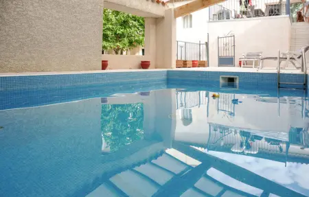 Location Maison 8 personnes à Montblanc - Photo 1