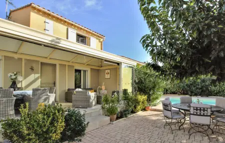 Location Maison 6 personnes à Châteaurenard - Photo 1