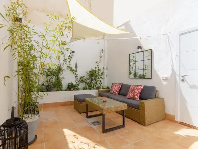 Appartement à Málaga, Appartement ensoleillé avec patio, centre historique de Malaga, près de la Plaza de la Merced - L900624