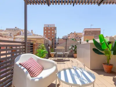 Appartement à Málaga, Penthouse lumineux avec terrasse, climatisation et WIFI, centre historique de Malaga - L900633