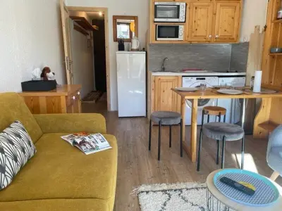 Appartement à Risoul, Studio cabine, 4 pers, Risoul, proche commerces, Cuisine équipée, Balcon, Animaux acceptés - L962042