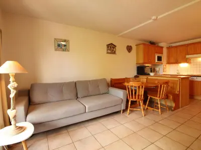 Appartement à Les Carroz d'Arâches, Studio cosy 4 pers avec parking, lave-vaisselle, balcon, proche des pistes et commerces - L900742