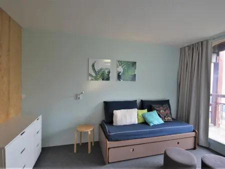 Appartement rénové 3 pièces avec balcons, WIFI, proche centre station - Photo 2