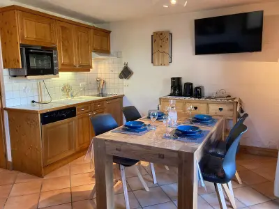 Appartement à Les Houches, Appartement 2 pièces cabine avec piscine et parking pour 4 personnes, Les Houches - L900805