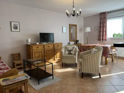 Appartement à Villard de Lans, Appartement Fonctionnel avec Balcon, Garage et Wifi - Parfait pour 4 Personnes près des Pistes - L901036