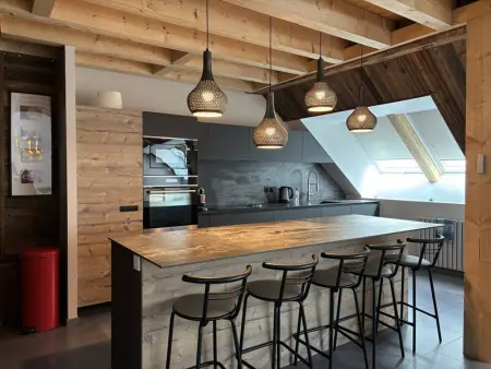 Maison moderne et chaleureuse au cœur du village avec mezzanine et poêle à bois - Photo 2