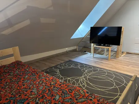 Maison moderne et chaleureuse au cœur du village avec mezzanine et poêle à bois - Photo 4